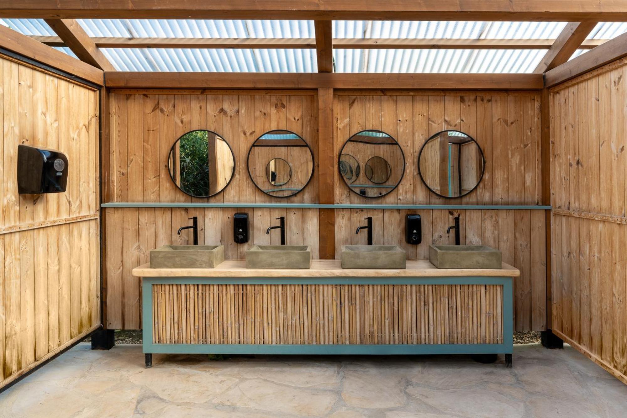 Layla Glamping Hotel นีร์ดาวิด ภายนอก รูปภาพ